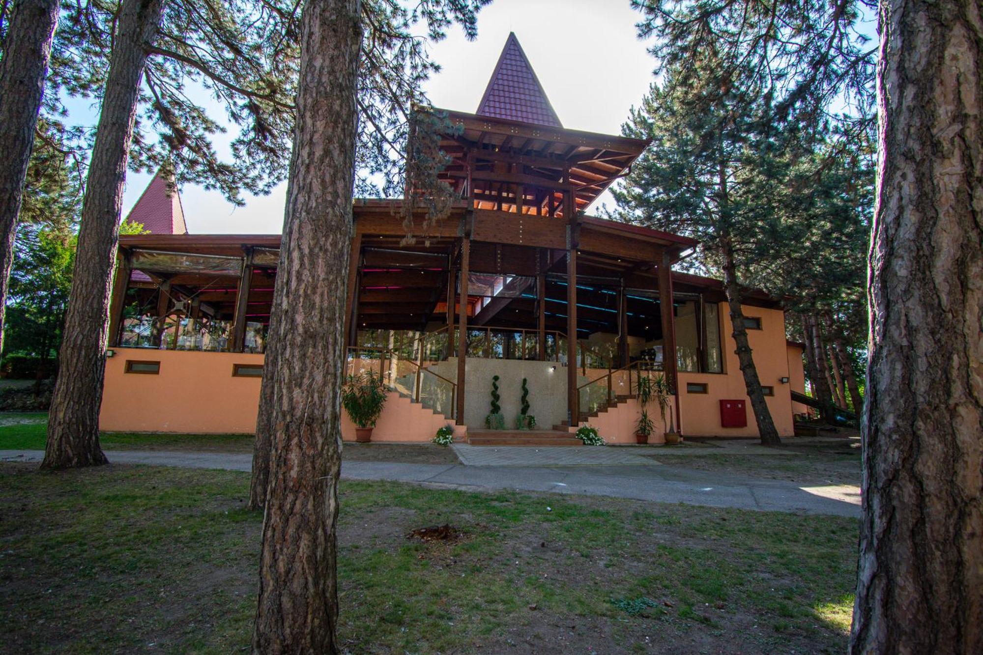 Hotel Villa Majur Subotica Exteriör bild