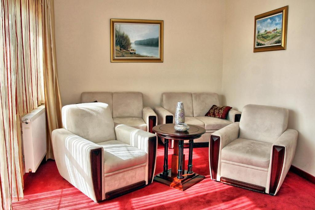 Hotel Villa Majur Subotica Exteriör bild